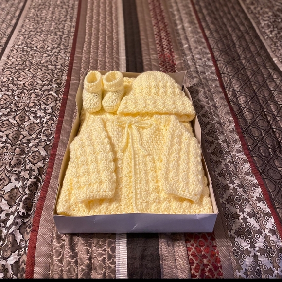 Crochet Baby Set - Picture 2 of 3